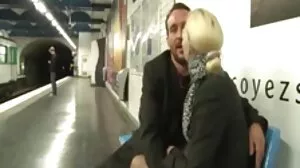 ایشیائی لڑکی چھوٹی چوچیان کے ساتھ handjob کر چوسنے کی عادت آدمی کے منہ منزل دلان