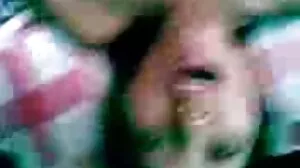 اس بات پر قائل کرنے کے لئے عورتوں کے ساتھ پیچھے سے